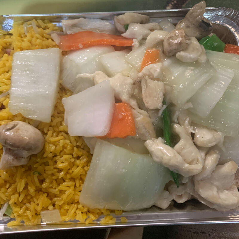 C8. Moo Goo Gai Pan