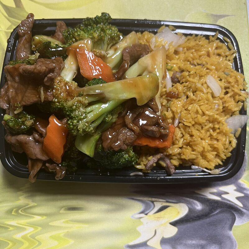 C12. Beef w. Broccoli